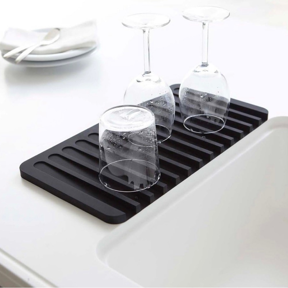 Self draining dish mat / sink tray